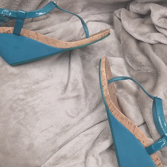 RALPH LAUREN ROSALIA AZTEC BLUE SOFT PATENT SANDAL SIZE 8.5 - Picture 4 of 7